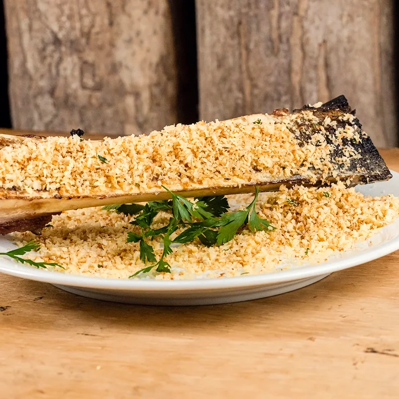 Tutano com Farofa de Panko e Especiarias