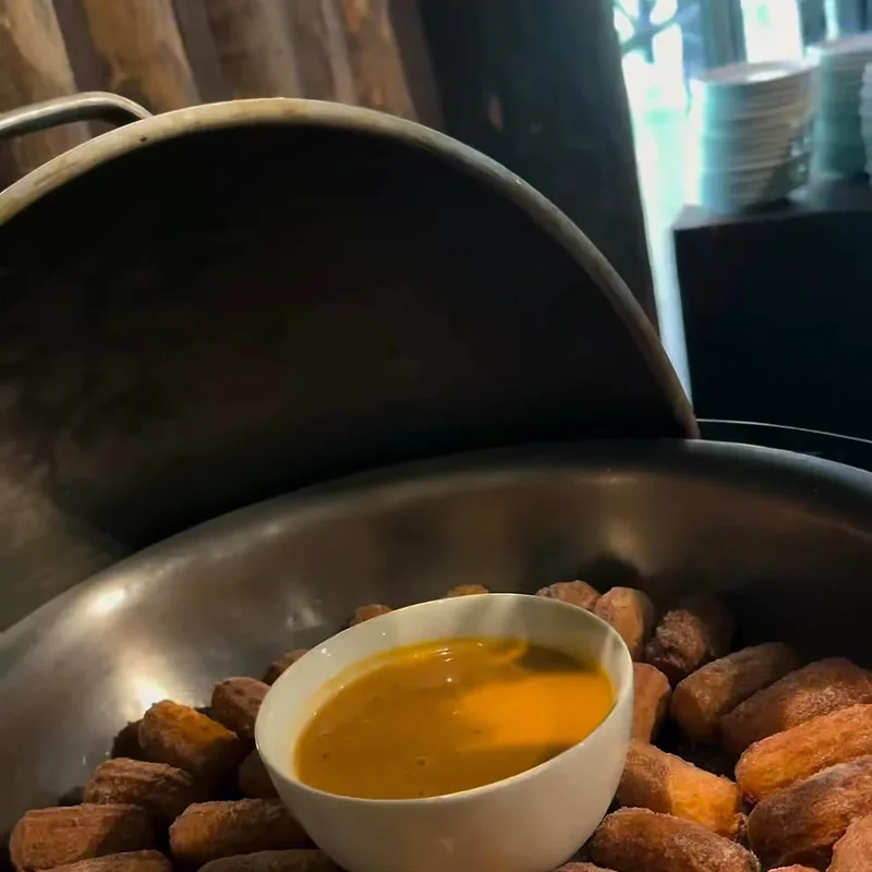 Churros Artesanais com Três Doces: Leite, Chocolate e Cupuaçu